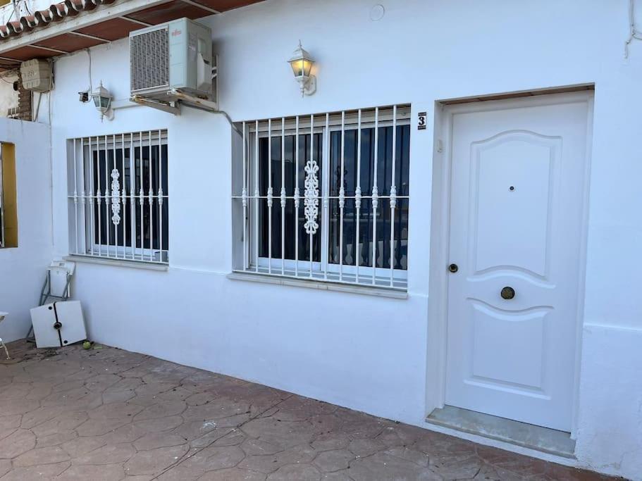 Sitio de Calahonda Appartement Aan Boulevard En Zwembad المظهر الخارجي الصورة